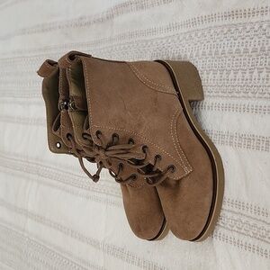 Blondo Genuine Leather Lace Up Ankle Boots Neutral Tan Brown READ DESCRIPTION